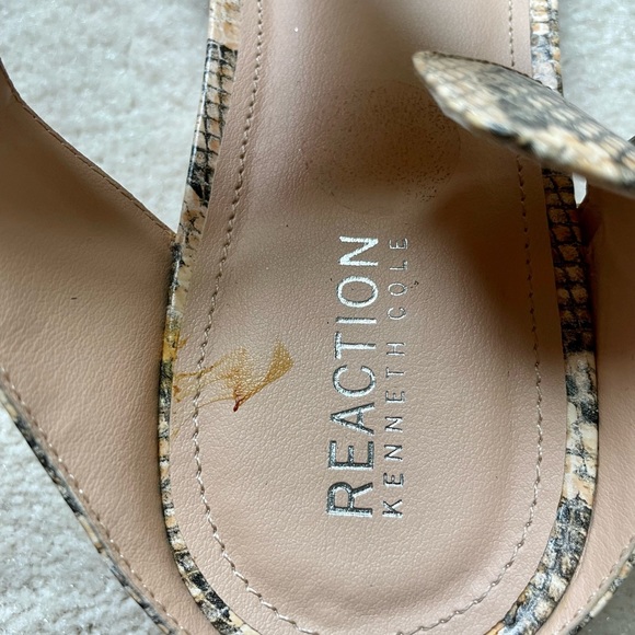 Kenneth Cole Reaction Great Buckle Reptile Print Gladiator Mule Sandals 8.5 - Picture 11 of 11